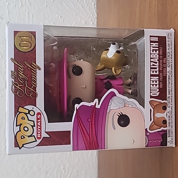 Funko Pop Royals Queen Elizabeth II 01 Vinyl Figure The Royal Family Exclusive - Picture 2 of 9